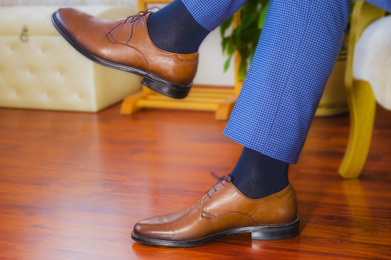 Hugh Ugoli Men's Rayon Dress Socks for Business & Trouser, Thin & Seamless Crew Socks, 4 Pairs with Gift Box, Navy Blue, Shoe Size: 8-12 - Image 4